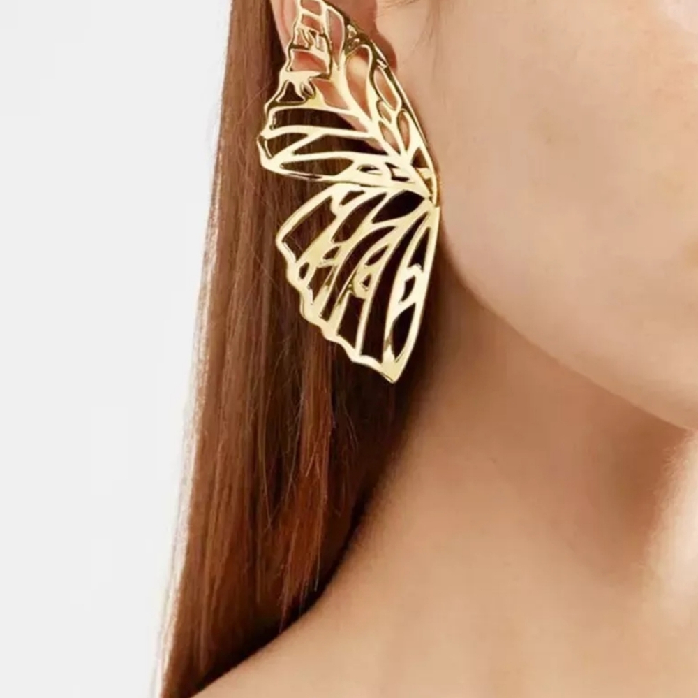 Gold butterfly hollow big earrings